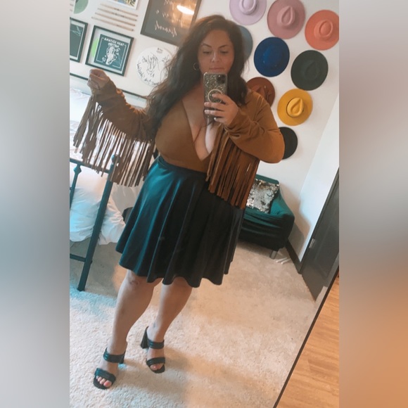 “Ole Stevie Stand Back” camel suede fringe sleeve romper/bodysuit NWT - Picture 7 of 10